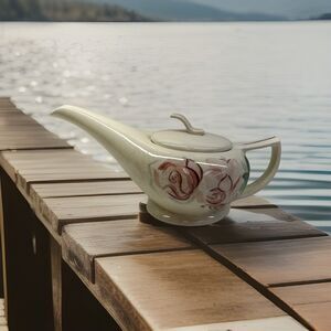 RED WING POTTERY LEXINGTON ROSE TEA POT W/LID PORCELAIN‎ - GENIE LAMP SHAPED